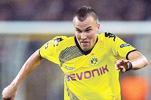 Dortmund stayed top thanks to a Kevin Grosskreutz's 66th-minute goal against Hertha Berlin. Net photo.