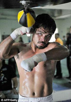 Pacquiao trains in Manila