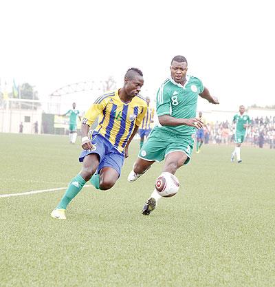 Eric Gasana (L) formed a good partnership with Berch Bamuma at the heart of the Amavubi defence. The New Times/T. Kisambira.