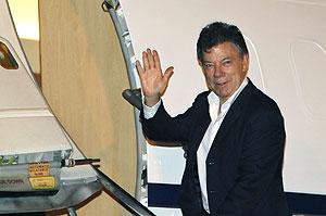 Juan Manuel Santos told reporters Washington had insisted Cuba should not attend the OAS summit in Colombia. Net photo.