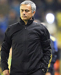 Jose Mourinho gestures during the league match against Villarreal recently. Net photo.