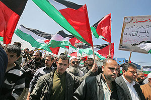 Land Day is held every year on March 30 to mark the killings of six Palestinian-Israelis by Israeli police. Net photo.