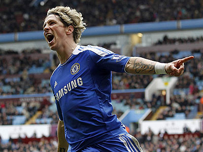 Fernando Torres got on the scoresheet as Chelsea beat Aston Villa 4-2 to put pressure on Spurs. Net photo.