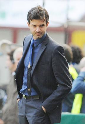 Inter Milan's coach Andrea Stramaccioni looks on during his team's Serie A football against Genoa. Net photo.