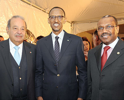 President Kagame with Carlos Slim (L) and ITUu2019s Dr Amadou Toure at the welcoming reception ahead of the Broadband Commission meeting in Ohrid, Macedonia. The New Times / Village Urugwiro. 