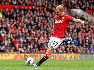 Paul Scholes will return to the United midfield for Sunday's clash with Aston Villa. Net photo.