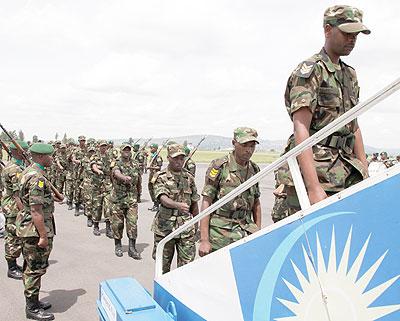 RDF Soldiers leaving for South Sudan. The Sunday Times / Timothy Kisambira