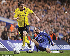 Lionel Messi gave Ashley Cole the runaround in 2009 and will be a handful again for Chelsea. Net photo.