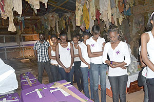 The delegation pays respect to about 5000 people killed in Ntarama church. 