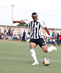 Burundian international Selemani Ndikumana scored APR's third goal on 77th minute to seal a confortable 3-0 win over La Jeunesse. The New Times / T. Kisambira.