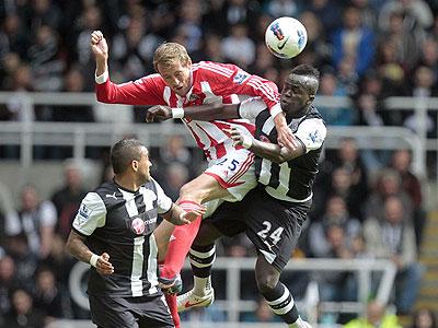 Newcastle were looking to capitalise on Chelsea's draw with Arsenal and step up into fourth spot with a win against Stoke.  Net photo.