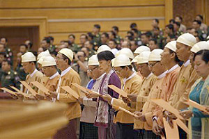 Aung San Suu Kyi, becomes a member of Myanmaru2019s parliament during a swearing-in ceremony in the capital, Naypyidaw. Net photo