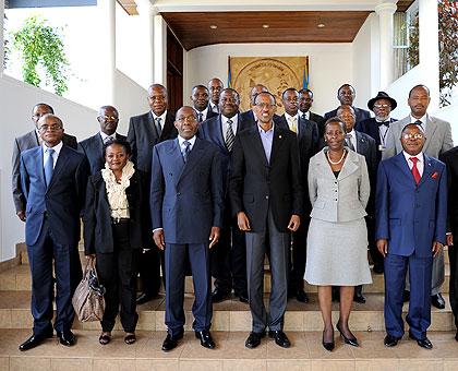 President Kagame with DRC and Rwanda officials who participated in the 5th Rwanda-DRC Joint Permanent Commission (JPC) meeting after receiving them at Urugwiro Village yesterday. The Sunday Times/ Urugwiro Village.