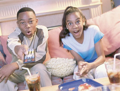 Violent movies sometimes make teenagers aggressive and depressed. Net photo.