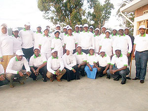 RIU staff and farmers posing for a group photo shortly after the closure of the project. The New Times/Dan Ngabonziza.