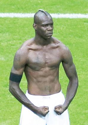 Mario Balotelli's life reflects the travails of black Italians. Net photo.