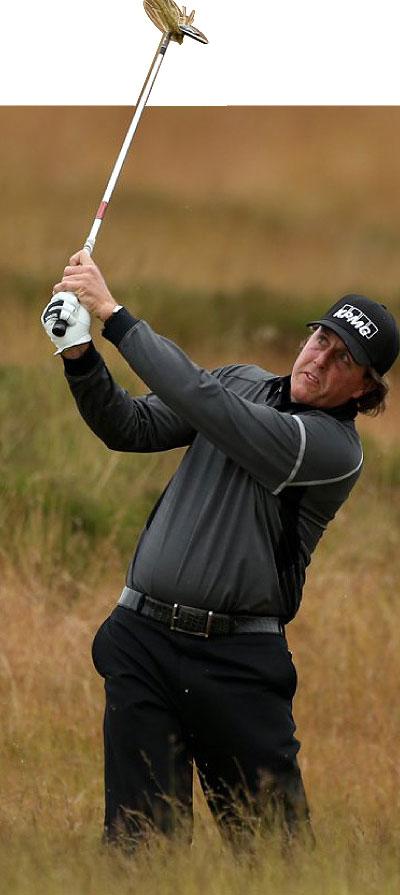 Andy Murray (L) stands one win from ending 76 years of British pain while Roger Federer (R) has made a career out of re-writing the record books. Net photo