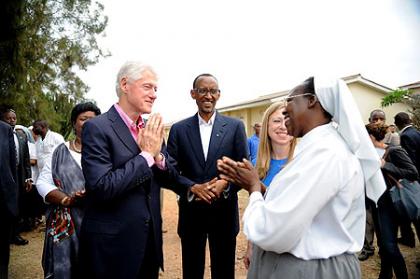 President Kagame, President Clinton and Director of RSNM Epiphanie Kabaranga- Rwamagana, 19 July 2012 
