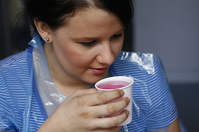 Avoid hot beverages to prevent oral ulcers. Net Photo.