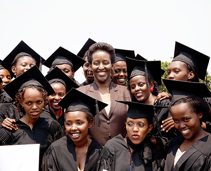 The First Lady, Jeannette Kagame, with the Akilahu2019s maiden graduates yesterday. The New Times / Timothy Kisambira.