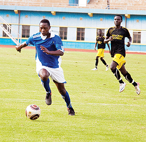 Striker Papy Kamanzi scored Rayon sport's goal against Mukura yesterday at Amahoro stadium.  The New Times /  T. Kisambira.