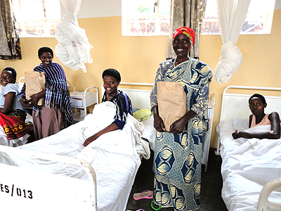 Patients were all smiles as they received gifts. The New Times / S. Rwembeho.