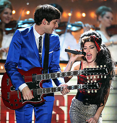 Amy Winehouse with Mark Ronson.  Net photo.