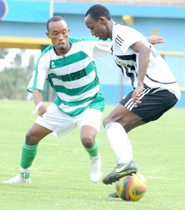 Djabir Mutarambirwa (left), seen here in a league match against APRu2019s Jean Claude Iranzi, has expressed his frustration for being overlooked by different Amavubi coaches. The New Times/File.