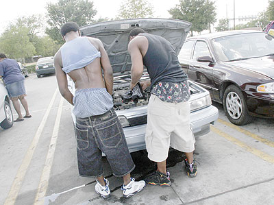 Sagging pants should be off limits for grown men. Net photo.