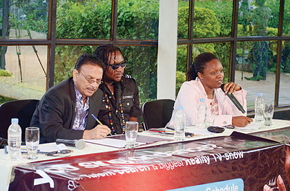 A panel of Dundastar judges.