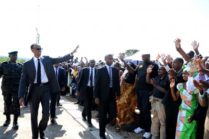 President Kagame greets families of graduating Cadets.