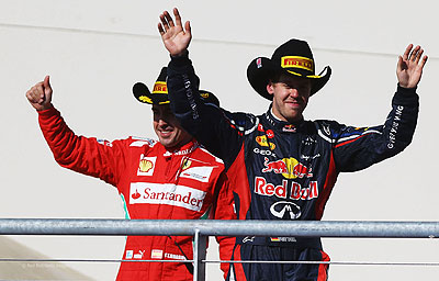 Vettel (R) holds a 13-point lead over Alonso (L) going into the final race of the season. Net photo.