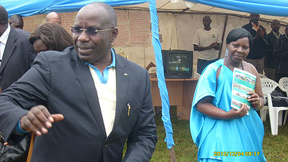 Premier Habumuremyi greets Gisagara residents at the launch of the Anti-Corruption Week. The New Times / J.P Bucyensenge.