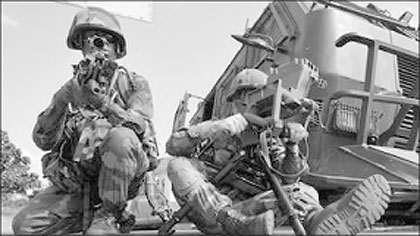 French troops are now helping to rebuild the Ivorian army.  Net photo.