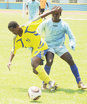 Amavubi Stars assistant captain Haruna Niyonzima (left) is determinted to leave Yanga for El Merreikh. The New Times/File.