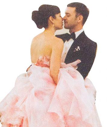 Jessica Biel looked exquisite in her pink wedding gown.