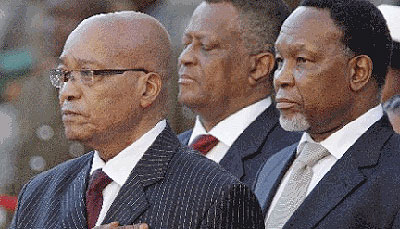South African President Jacob Zuma (L) stand next to his Deputy Kgalema Motlanthe (R) during the opening of Parliament in Cape Town. Net photo.