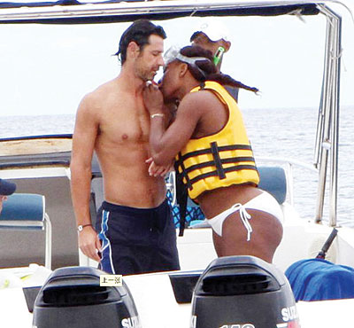 Serena Williams and her new beau. Net photo.