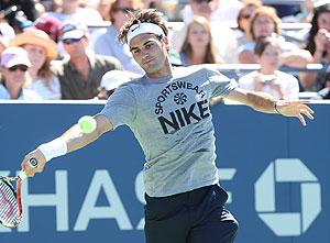 Federer admitted to some trepidation before returning to the practice courts. Net photo.