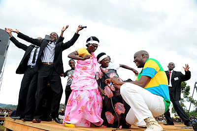  Elderly women of Nyamasheke join artistes on stage before President Kagameu2019s visit to the district.