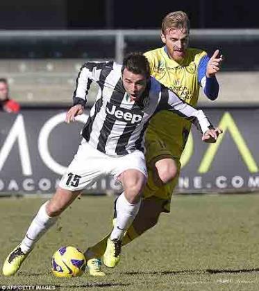 Juventus defender Andrea Barzagli (left) says his side will not be intimidated by Celtic and the Parkhead equaliser. Net photo.