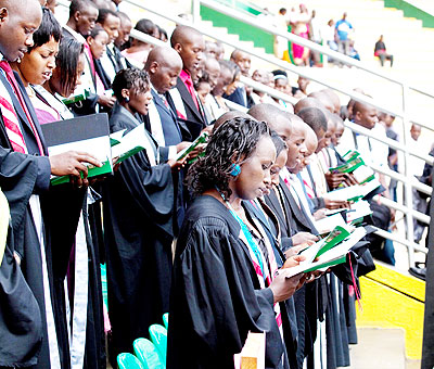 Graduands at the recent KHI graduation ceremony.  The New Times/ File.