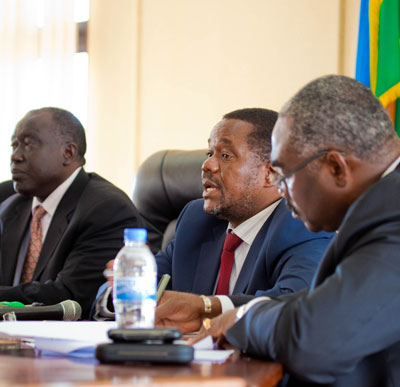 Minister Karugarama (L) Majola, (C) and Roland Kouassi G. Amoussouga, the ICTR spokesperson during a meeting in Kigali on Wednesday. The New Times / File. 