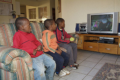 Too much TV slows down physical development. Net photo.