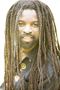 Rocky Dawuni. w