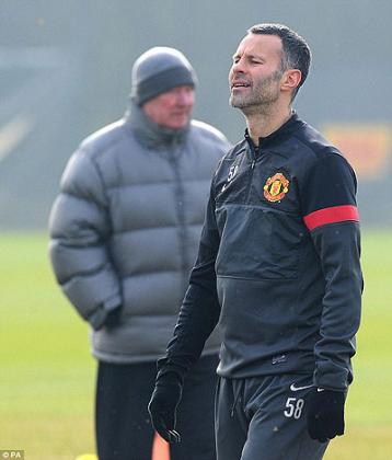 Ferguson (in background), confirmed Ryan Giggs would play his 1,000th professional match  either in the starting XI or from the bench. (Inset: Jose Mourinho.) Net photo.