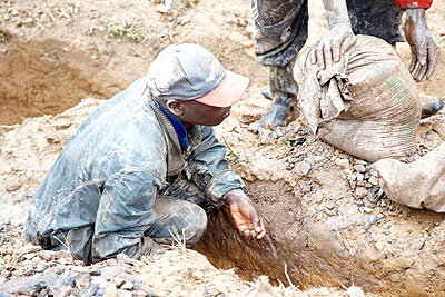 A man mining colatan in Rutsiro. MPs want government to ensure that the welfare of miners is catered for.   The New Times/  File