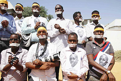 Somali journalists demostrate against the imprisonment of a journalist.  Net photo.