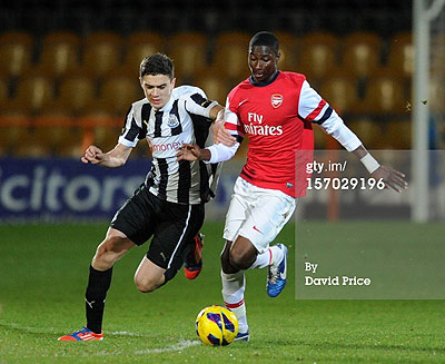 Alfred Mugabo of Arsenal takes on Alex Gillead of Newcastle during the FA Youth Cup 3rd Round match between Arsenal and Newcastle United at Underhill Stadium last year. Net photo.