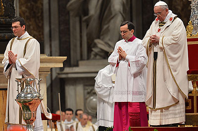 Pope Francis (R), has made his mark as a staunch advocate for the poor and marginalised. Net photo.